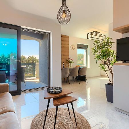 Apartment Wing 77 By Interhome 普拉 外观 照片