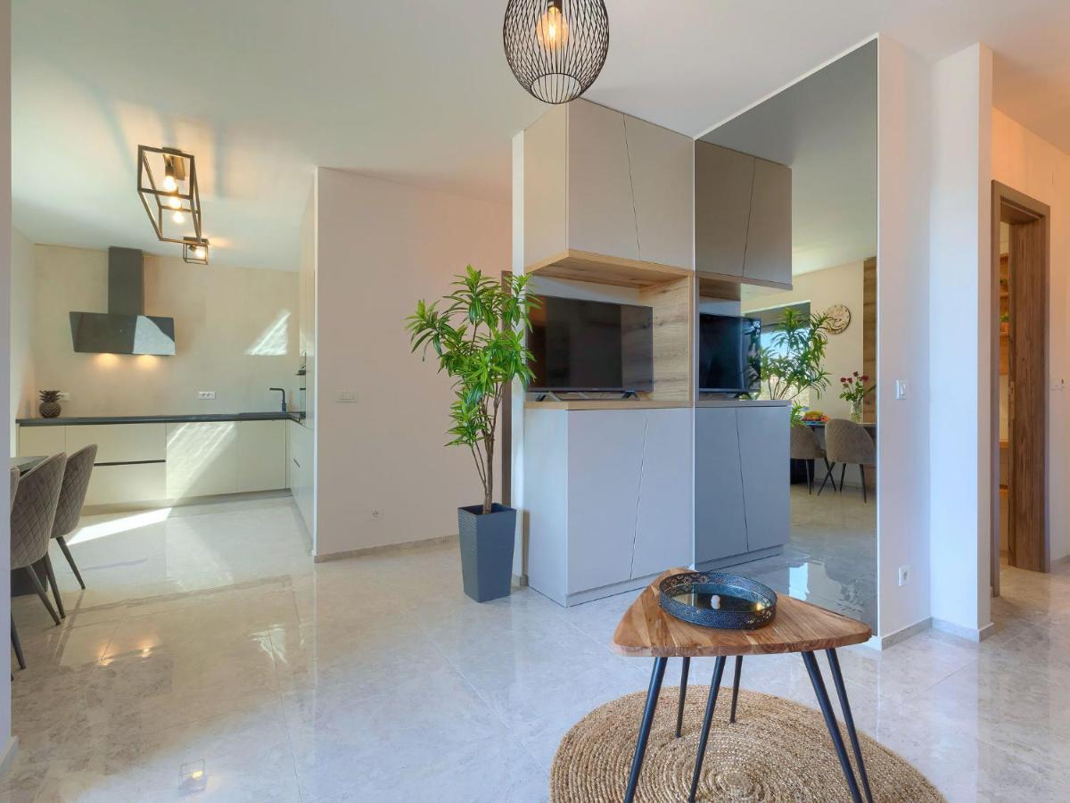 Apartment Wing 77 By Interhome 普拉 外观 照片